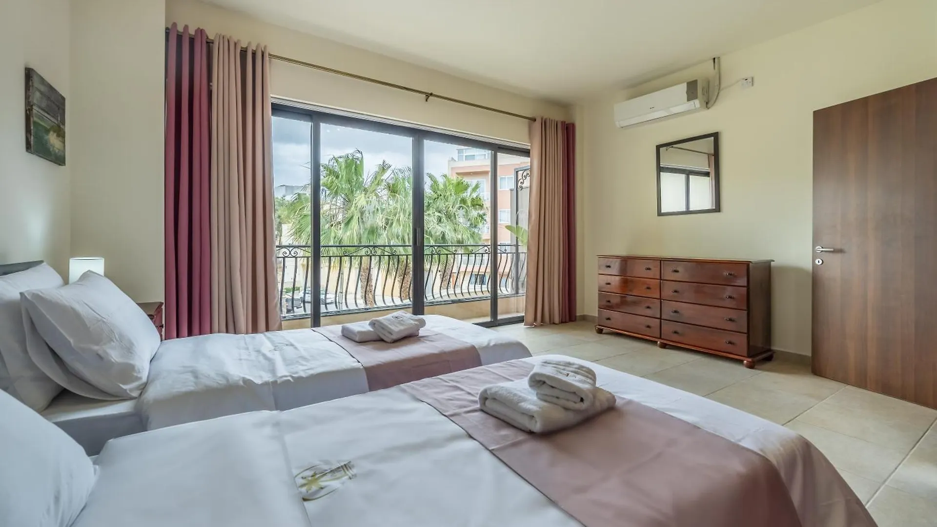 Poolside Paradise Villa Zebbug 0*, Zebbug (Southern Region) Malta