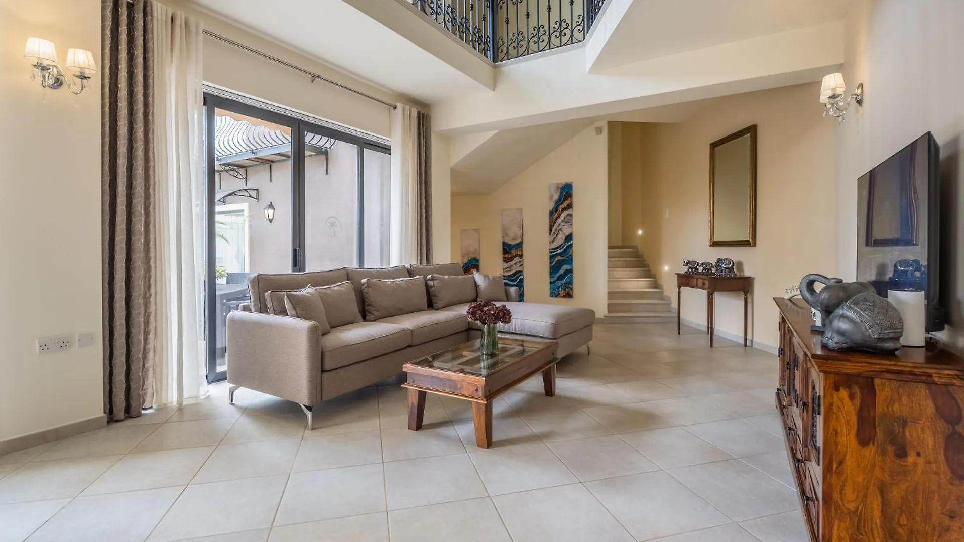 Poolside Paradise Villa Zebbug