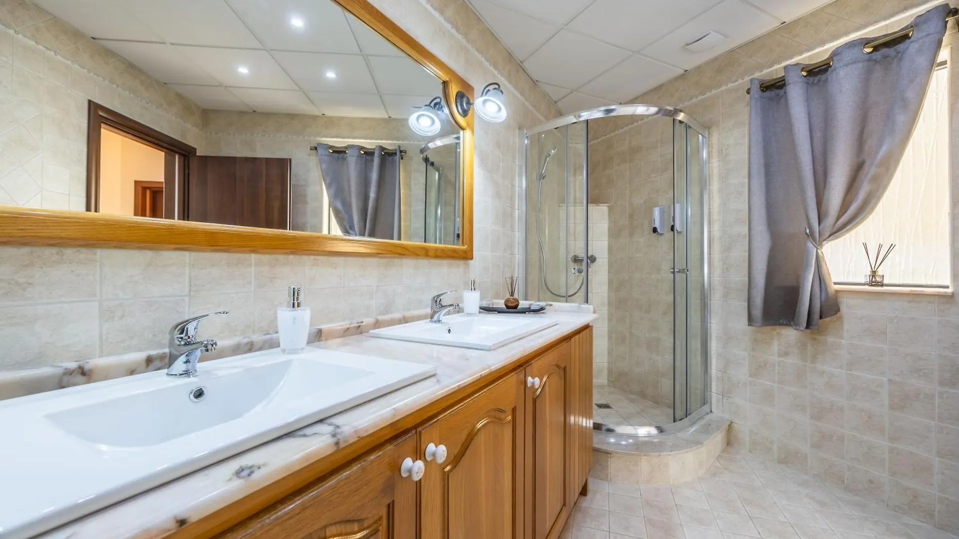 Poolside Paradise Villa Zebbug