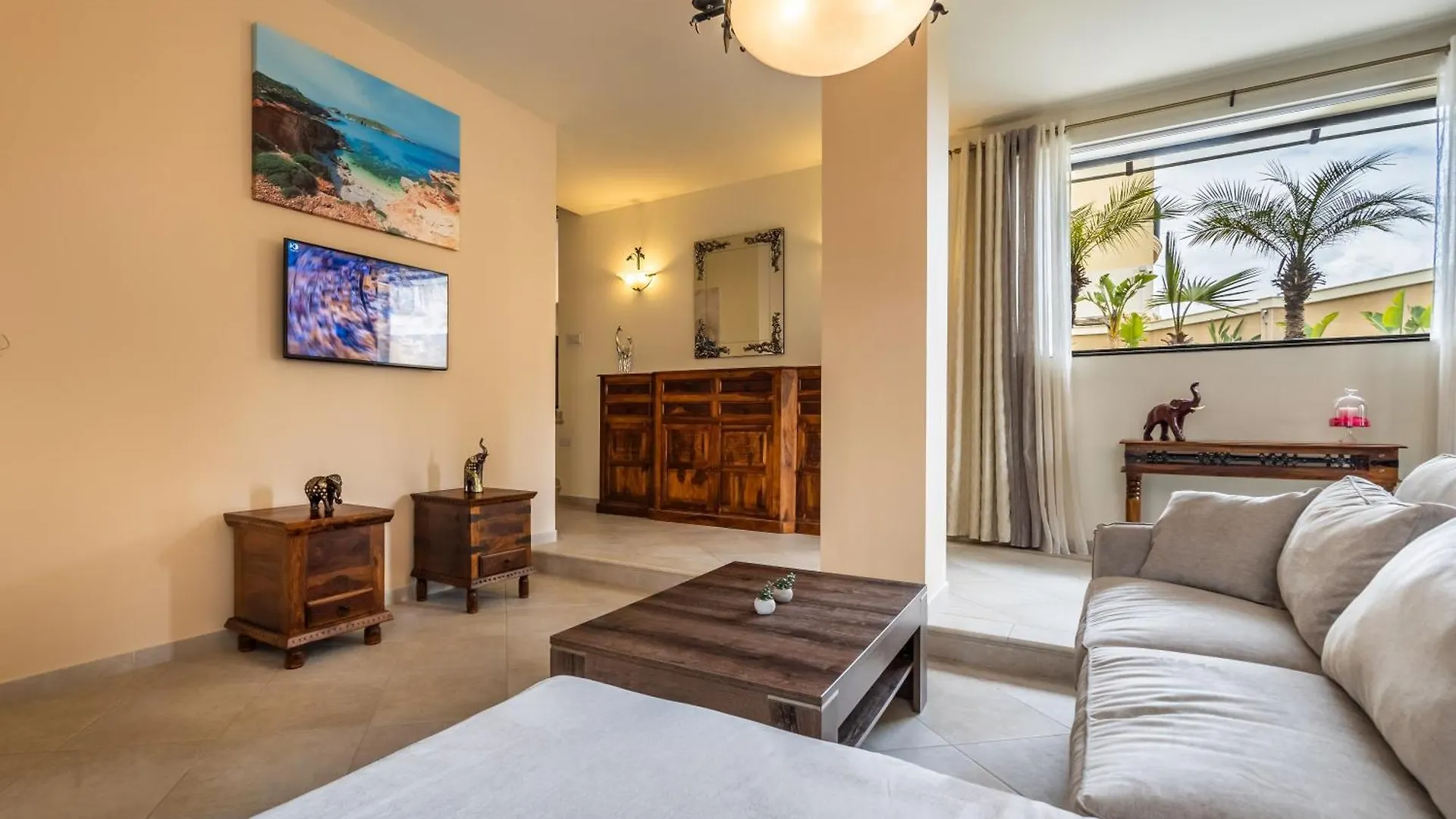 Poolside Paradise Villa Zebbug