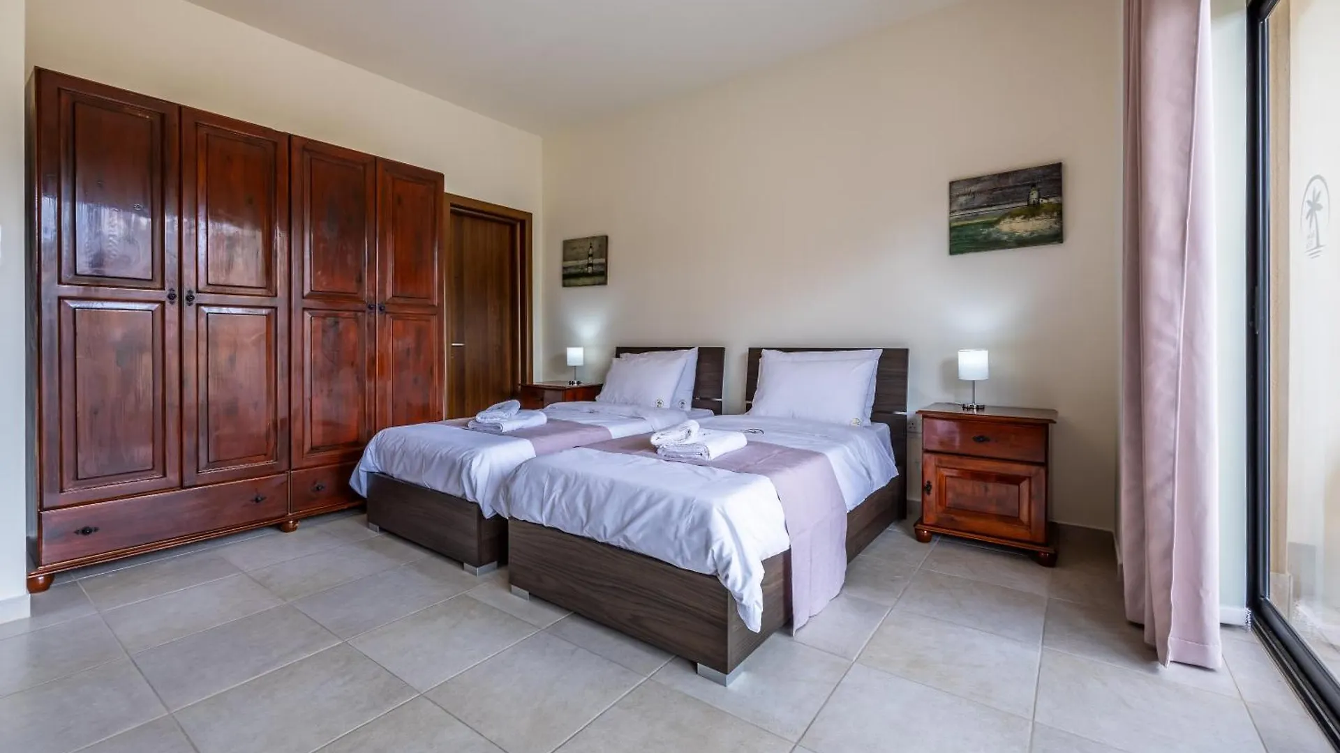 Poolside Paradise Villa Zebbug Malta