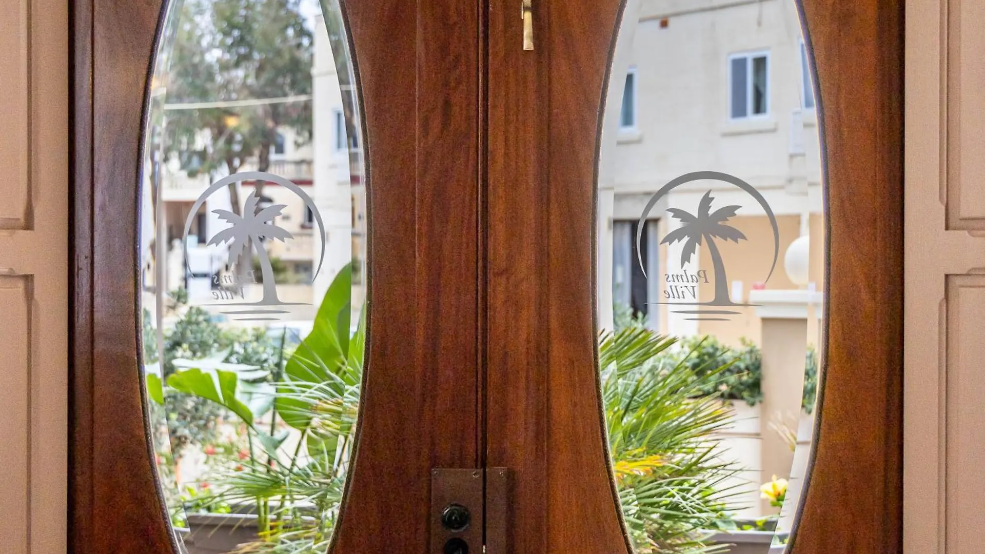 Poolside Paradise Villa Zebbug